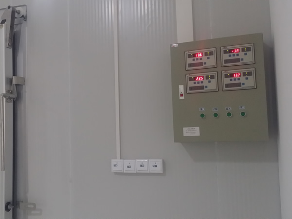 电控箱1